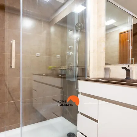 #193 Luxury Ocean View By Holidays Apartment *